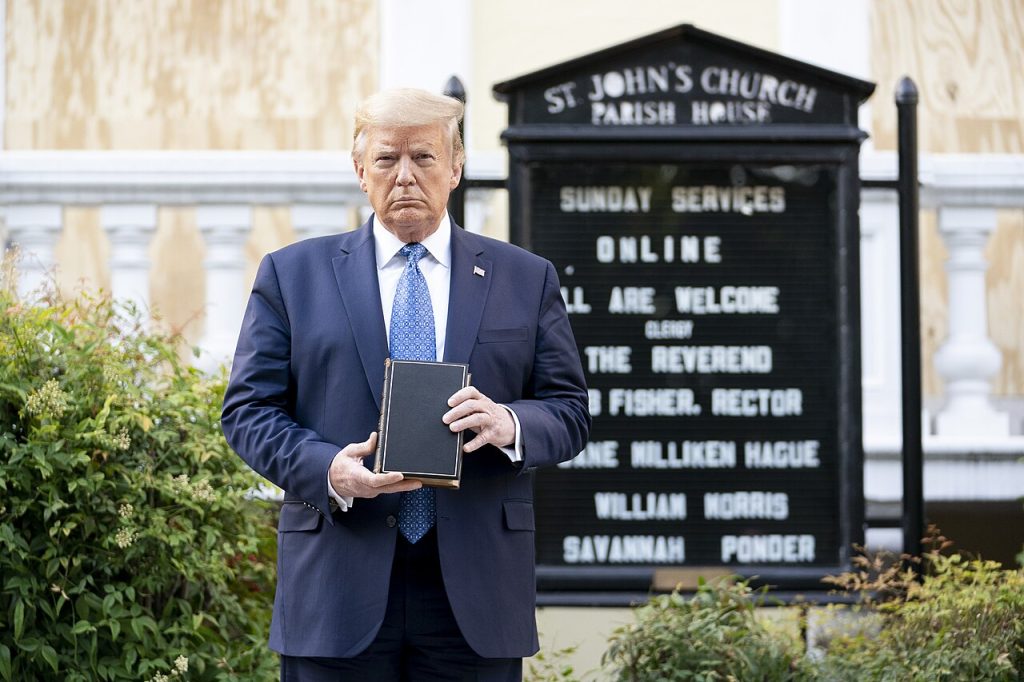 Tidligere CIA-folk frygter udviklingen under Trump: “Værnene er alle blevet fjernet”