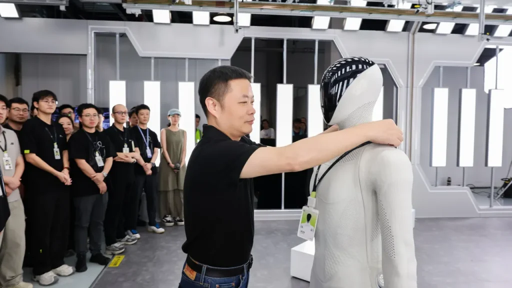 XPENG sender humanoid robot direkte fra ny produktionslinje